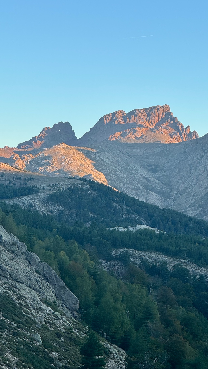 Lumière sur les reliefs de la Paglia Orba